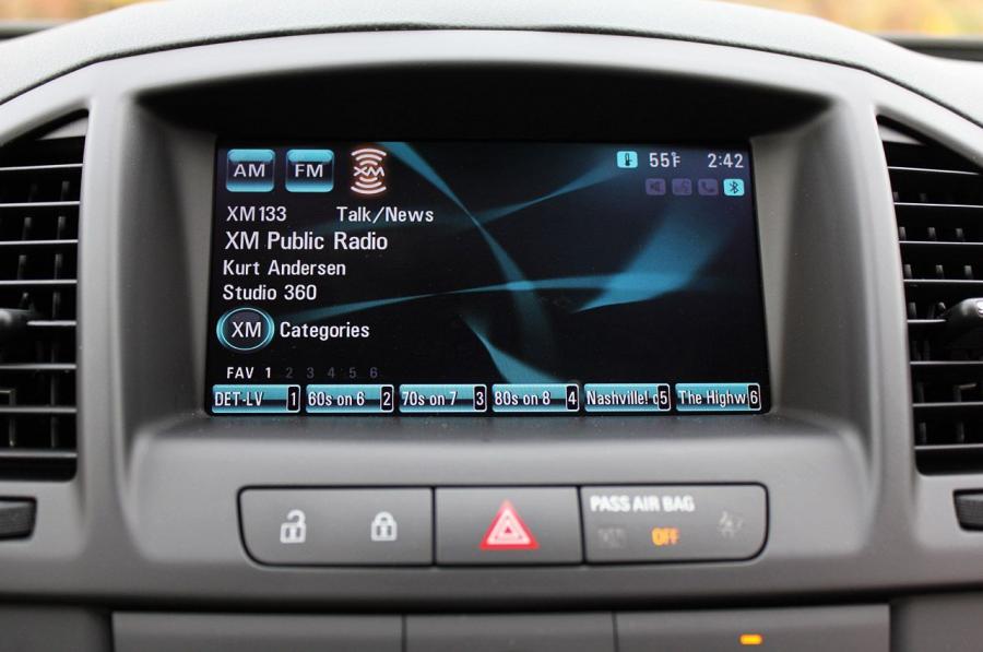  Buick Regal CXL 2011 года  (фото 19 из 47)